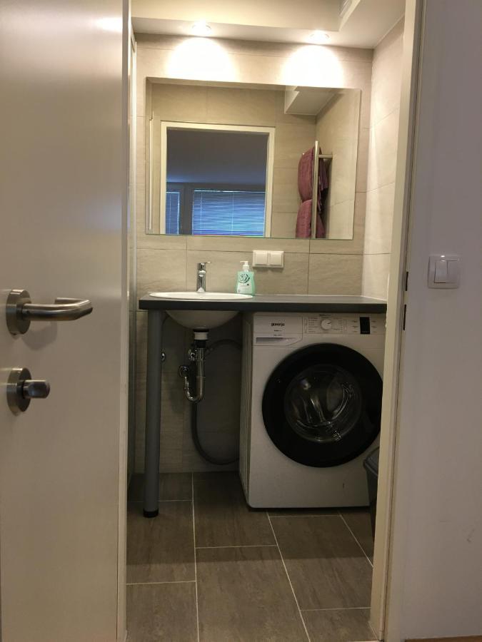 Cosy Flat In The Quiet Area With Own Garden, Free Parking And Direct Public Transport Link To The Centre Daire Viyana Dış mekan fotoğraf