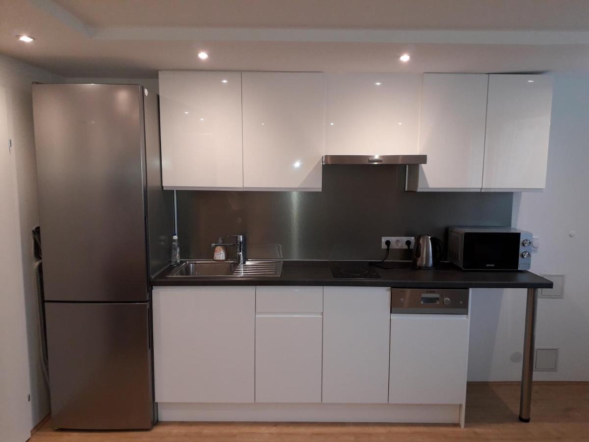 Cosy Flat In The Quiet Area With Own Garden, Free Parking And Direct Public Transport Link To The Centre Daire Viyana Dış mekan fotoğraf