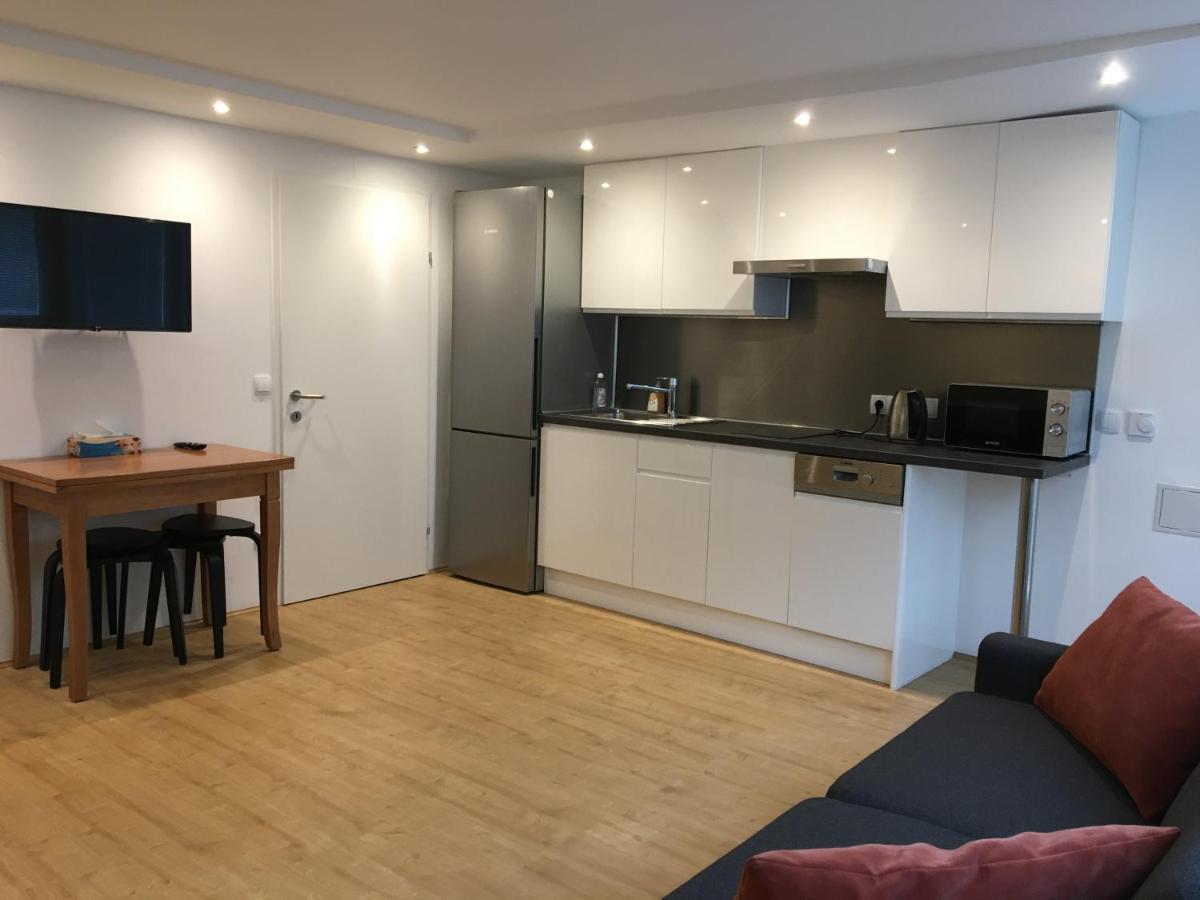 Cosy Flat In The Quiet Area With Own Garden, Free Parking And Direct Public Transport Link To The Centre Daire Viyana Dış mekan fotoğraf