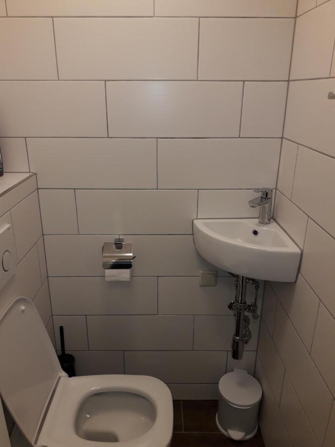 Cosy Flat In The Quiet Area With Own Garden, Free Parking And Direct Public Transport Link To The Centre Daire Viyana Dış mekan fotoğraf