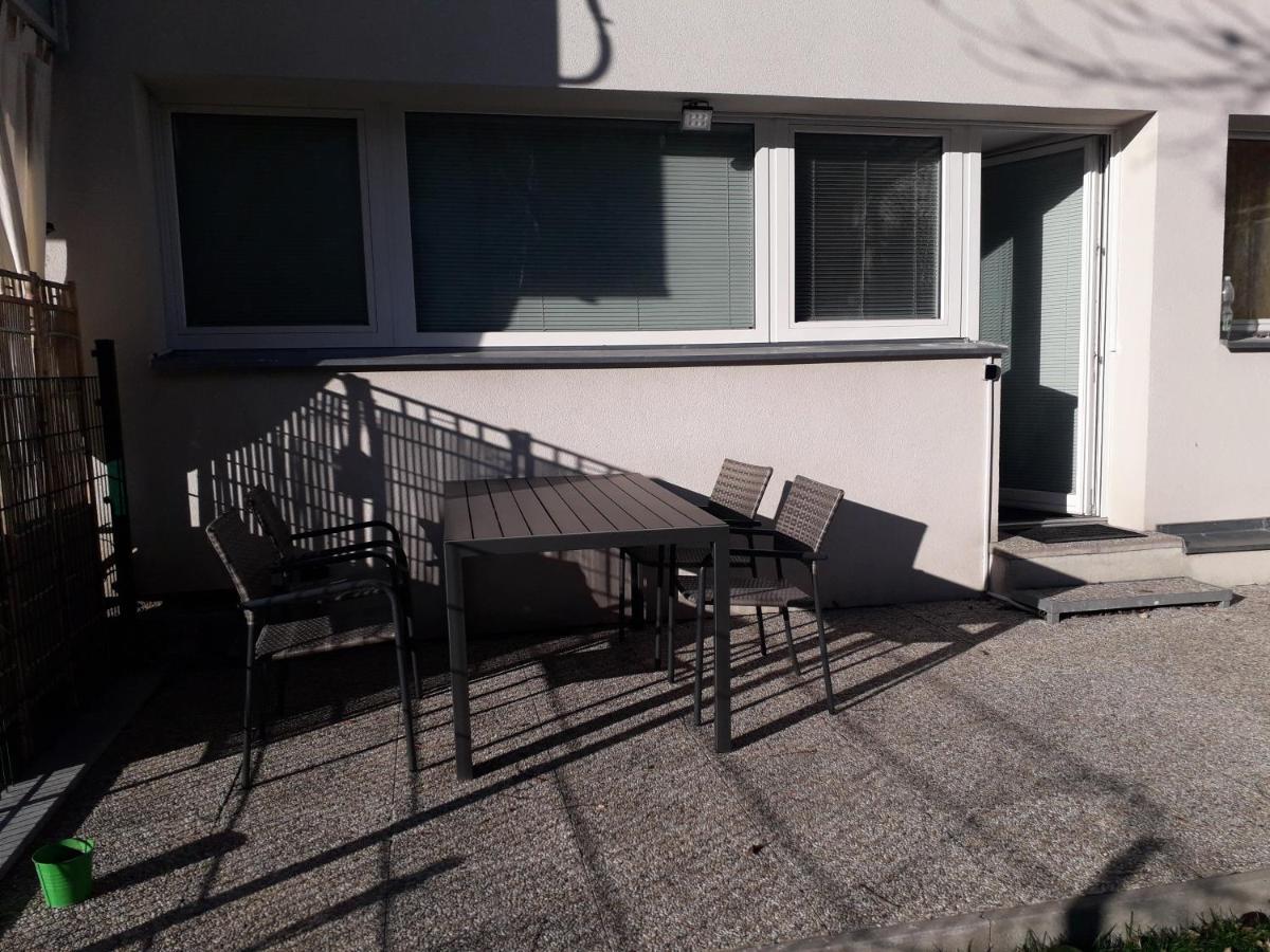 Cosy Flat In The Quiet Area With Own Garden, Free Parking And Direct Public Transport Link To The Centre Daire Viyana Dış mekan fotoğraf